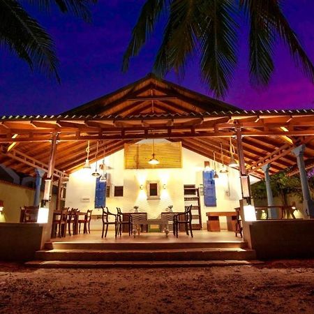 Ocean Gateway Dickwella Exterior foto